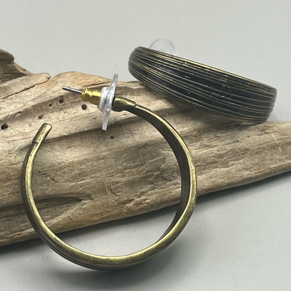 Jewelry - Elegant Textured Hoop Earrings -Luxe Brass Black Striped Statement Jewelry